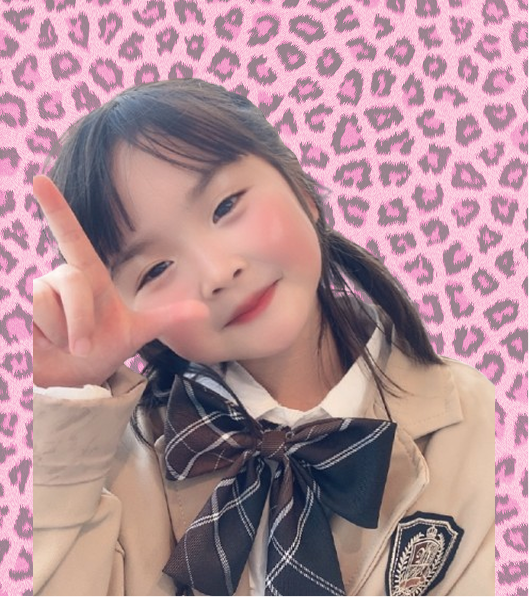 制服を着た女の子